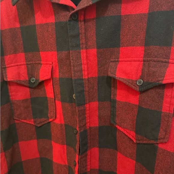 Pendleton Men’s Buffalo Check Shirt in Red and Black - Picture 6 of 9